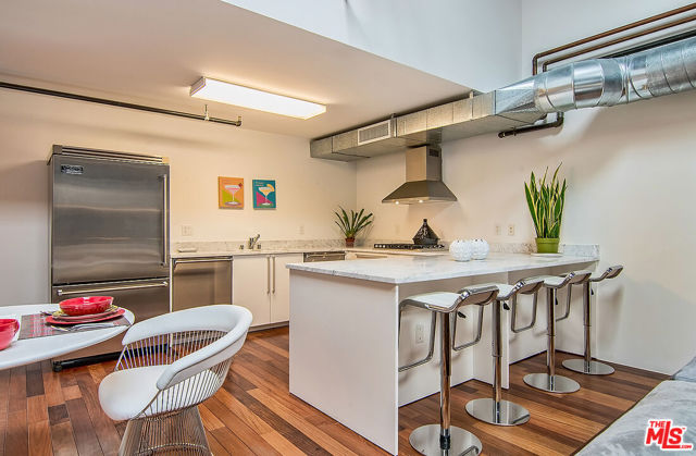 1046 Princeton Drive, Venice CA: https://media.crmls.org/mediaz/534d1c0f-f7c1-453a-ad57-2b52cc3c3262.jpg