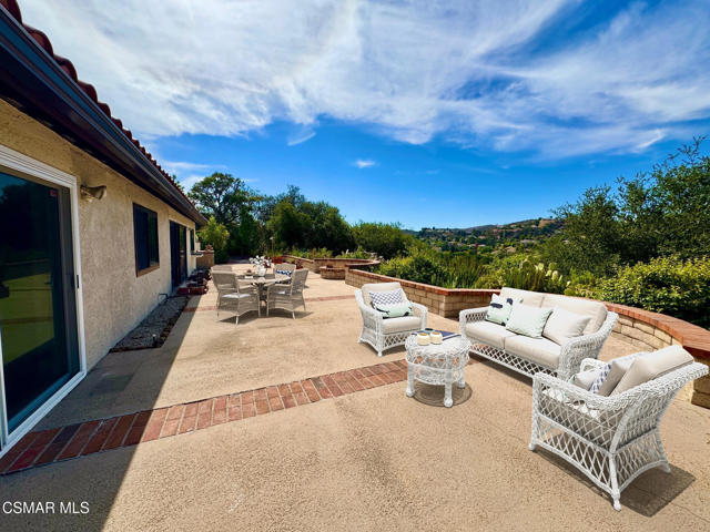 2031 Channelford Road, Westlake Village CA: https://media.crmls.org/mediaz/534d91eb-4d49-4442-bffd-0cf42587ec73.jpg