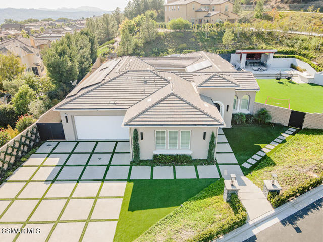 6981 Shadow Wood Drive, Moorpark CA: https://media.crmls.org/mediaz/534da377-d706-49aa-8da9-9bef67259aae.jpg