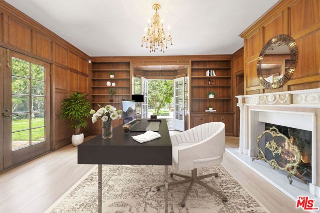 1004 N Beverly Drive, Beverly Hills CA: https://media.crmls.org/mediaz/534dc73e-e11b-4e76-b1c5-7b6d229731e7.jpg