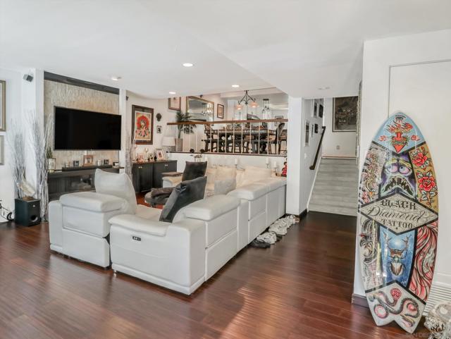 4804 La Villa Marina, Marina del Rey CA: https://media.crmls.org/mediaz/534dea5f-fabb-44a2-9b45-91aef8ee9909.jpg