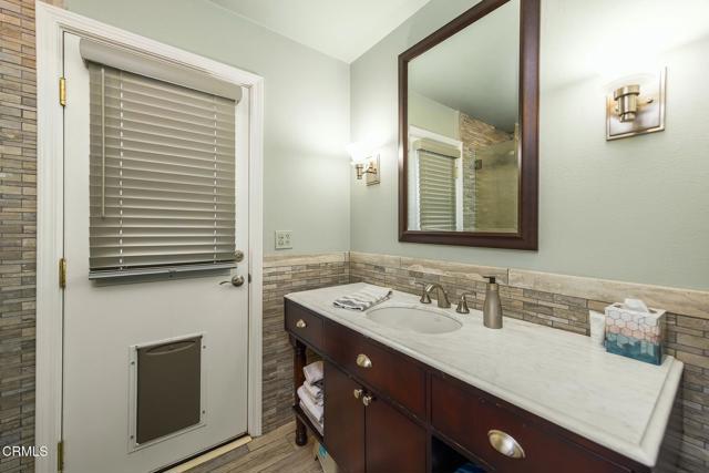 5580 Bromely Drive, Oak Park CA: https://media.crmls.org/mediaz/534e7433-aaff-438a-bc33-c2df6b6a31a4.jpg