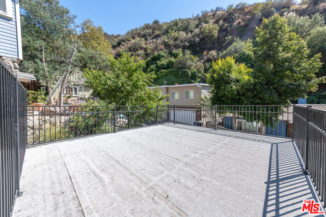 701 Country Club Drive photo 4