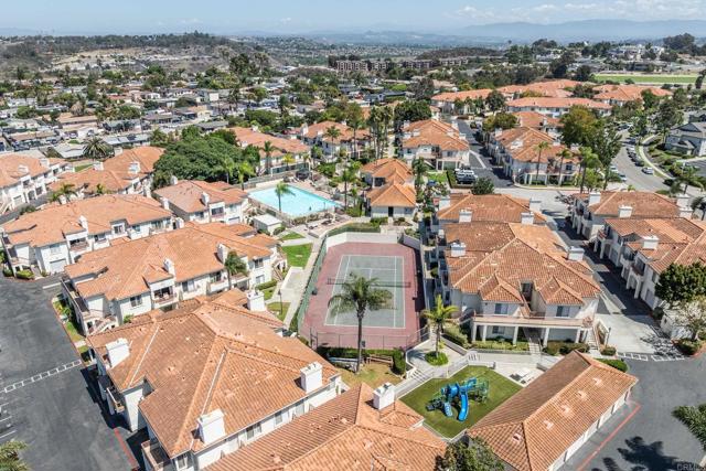 Detail Gallery Image 10 of 44 For 405 Stoney Point Way #96,  Oceanside,  CA 92058 - 2 Beds | 2 Baths