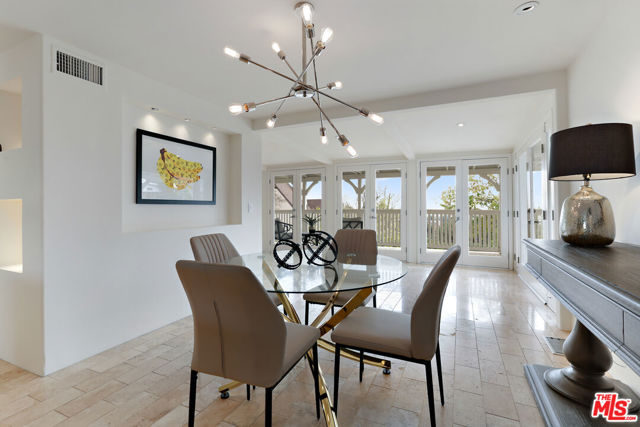 6240 Mulholland Highway, Los Angeles CA: https://media.crmls.org/mediaz/534eb4d3-18a7-43bf-aff3-4e6fcce50f0b.jpg