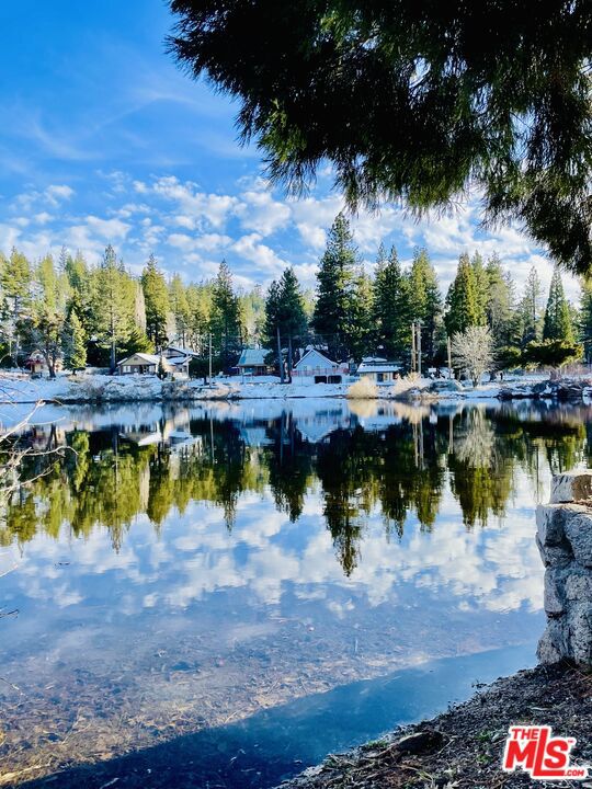 2337 Lookout Drive,  CA: https://media.crmls.org/mediaz/534eb676-60ff-4958-9dd2-1911859aba7e.jpg