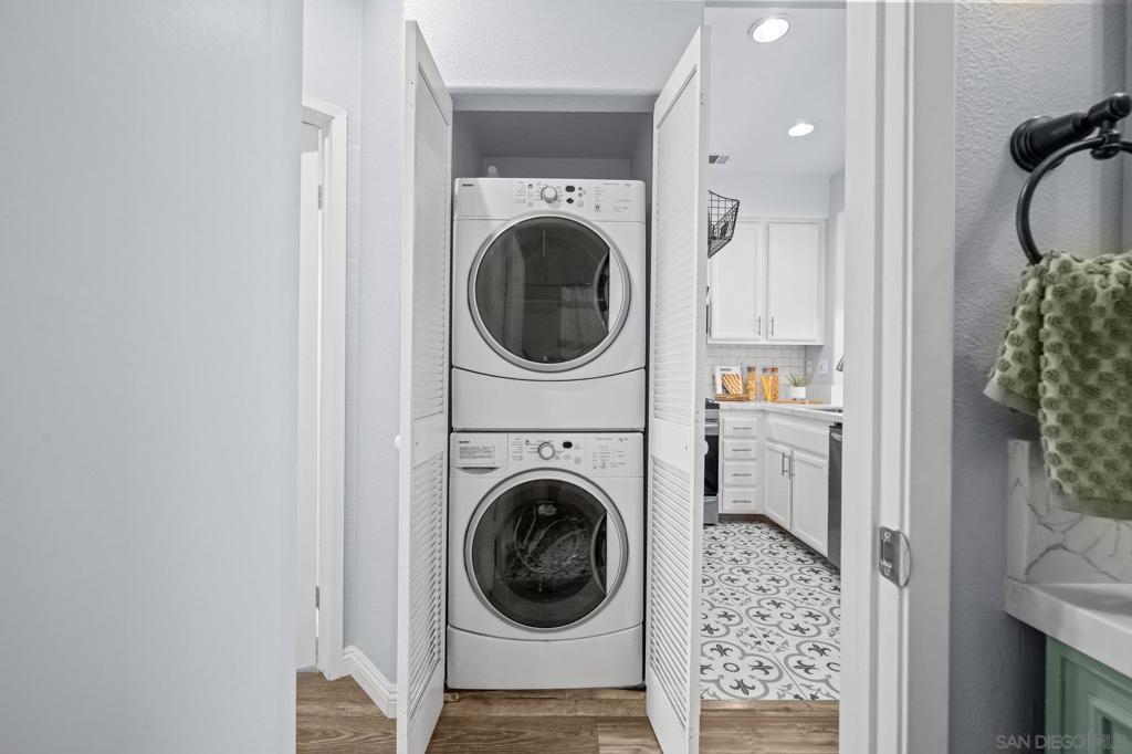 https://media.crmls.org/mediaz/534f3df7-ad2a-4525-a018-a4ef9520c521.jpg?preset=X-Large
