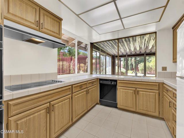 121 Ensenada Avenue, Newbury Park CA: https://media.crmls.org/mediaz/534fd39e-f777-4caa-ba2f-230f8411f40a.jpg