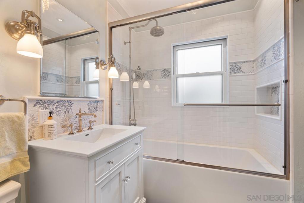 MLS #250040372SD image #30