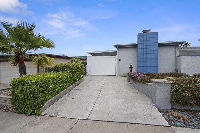 7111 Regner Rd, San Diego CA: https://media.crmls.org/mediaz/53502b32-448b-445b-a9ab-16914f44d72b.jpg