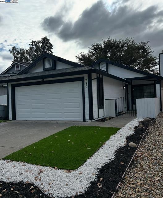 730 Morissette Way, Vacaville CA: https://media.crmls.org/mediaz/5350dc07-131f-4756-9359-efb0121dfc28.jpg