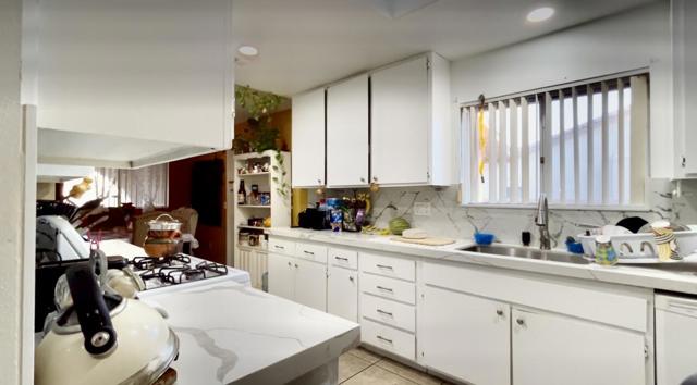 13547 Caliente Drive, Desert Hot Springs CA: https://media.crmls.org/mediaz/53516a18-c478-4456-8126-e8a23407246f.jpg