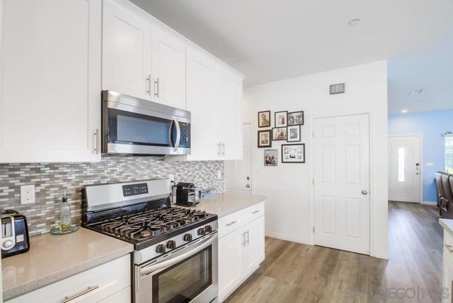 1249 12Th, Imperial Beach CA: https://media.crmls.org/mediaz/5351ae05-aed7-4486-b434-3403f5d93a40.jpg