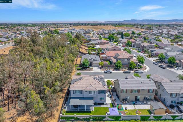 38 Pato Ct, Oakley CA: https://media.crmls.org/mediaz/535215cd-25a0-47c1-b8d6-cd926faf4d81.jpg