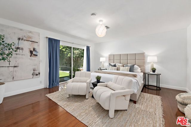 4745 Caritina Drive, Tarzana CA: https://media.crmls.org/mediaz/535249b8-8aed-499e-bf52-e1218adac156.jpg