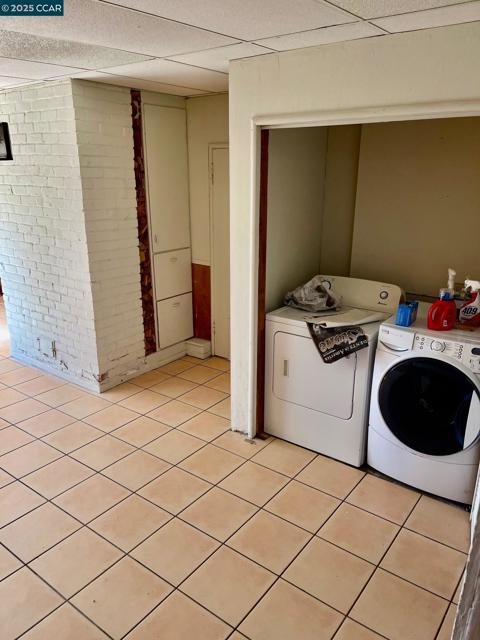 3530 Clinton Ave, Richmond CA: https://media.crmls.org/mediaz/53524d39-1569-415e-a92b-2b81c38d1c87.jpg