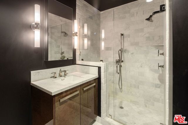 447 North Doheny Drive, 305 photo 12