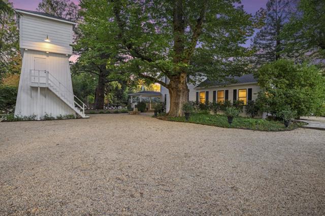 2551 Grant Street, Calistoga CA: https://media.crmls.org/mediaz/535352a5-56cc-4852-8b64-20ea54ca0383.jpg