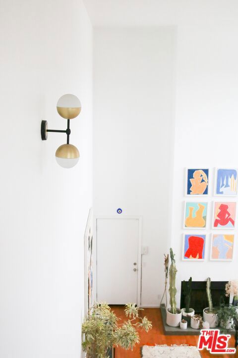 531 Venice Way, Venice CA: https://media.crmls.org/mediaz/535376f0-877f-4edc-93f3-11ba0c515874.jpg