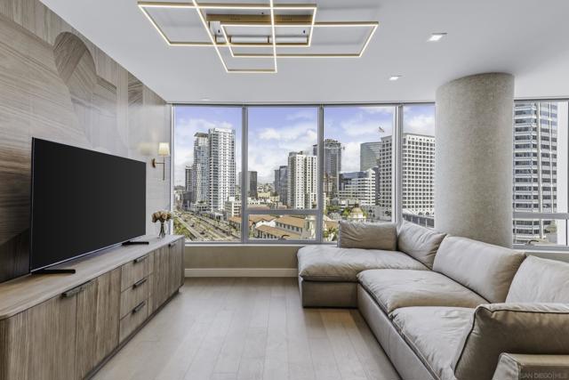888 W E Street, San Diego CA: https://media.crmls.org/mediaz/5353e3bf-b3ff-4817-bc45-27014a2d0f13.jpg