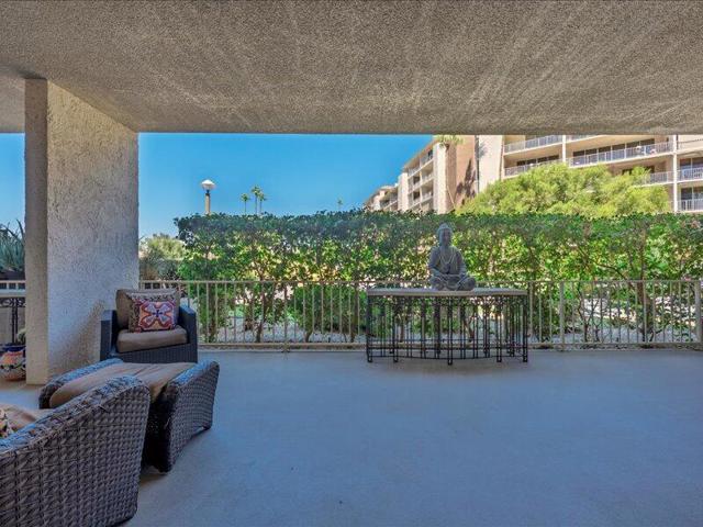 899 Island Drive, Rancho Mirage CA: https://media.crmls.org/mediaz/5353e637-2c64-408d-91d1-7756aac4e301.jpg