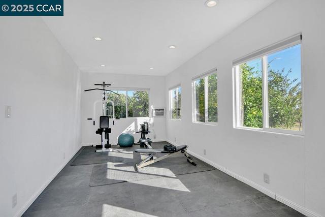 2280 Concord Ave, Brentwood CA: https://media.crmls.org/mediaz/535463fc-0be0-475e-b528-e276fa9ac798.jpg