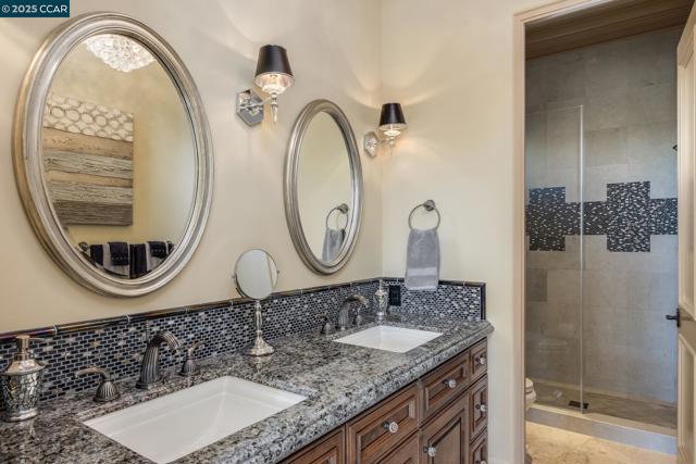 940 Eagle Ridge Dr, Danville CA: https://media.crmls.org/mediaz/535476d6-d330-43c7-8ad6-a061a861a54a.jpg