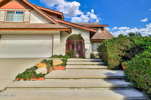 5260 Edgeware Drive, Calabasas CA: https://media.crmls.org/mediaz/53565724-84b5-4931-be4b-5cdc40079206.jpg