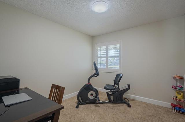 1121 Palo Alto Way, Salinas CA: https://media.crmls.org/mediaz/53572b86-9827-4606-8ea6-f68ec28c873d.jpg