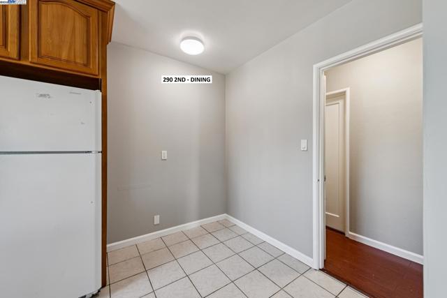 290 2Nd Ave, San Leandro CA: https://media.crmls.org/mediaz/53576e73-ddc7-43c8-9908-4c828489d6ab.jpg