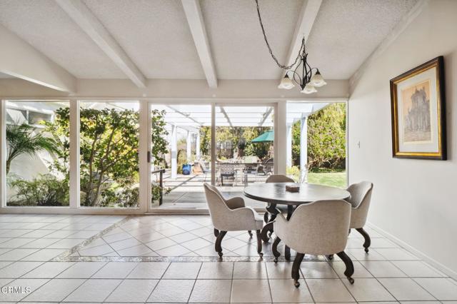262 Crestwood Avenue, Ventura CA: https://media.crmls.org/mediaz/5358210f-5762-4a28-840f-785e43f72df2.jpg