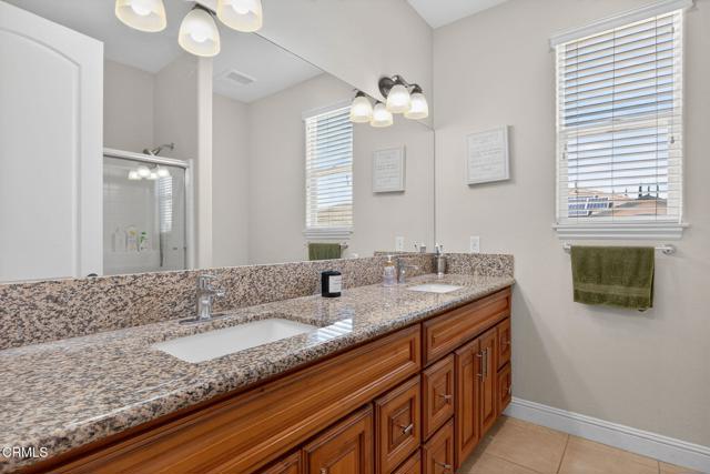 Detail Gallery Image 16 of 42 For 8514 Morningstar Ln, Canoga Park,  CA 91304 - 4 Beds | 4 Baths