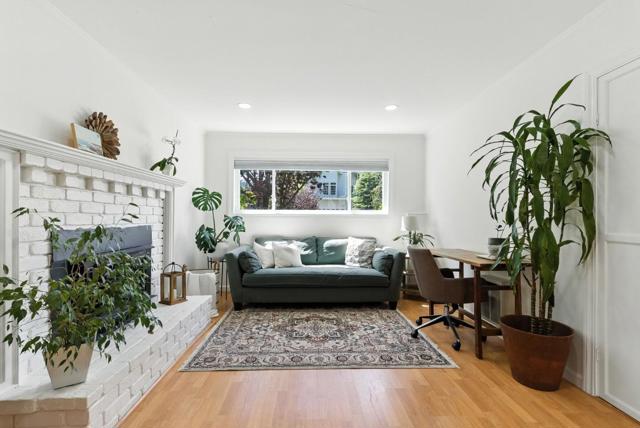 422 Portola Avenue, Half Moon Bay CA: https://media.crmls.org/mediaz/5358b087-d5f8-42fa-935f-0baf1e36d5a9.jpg