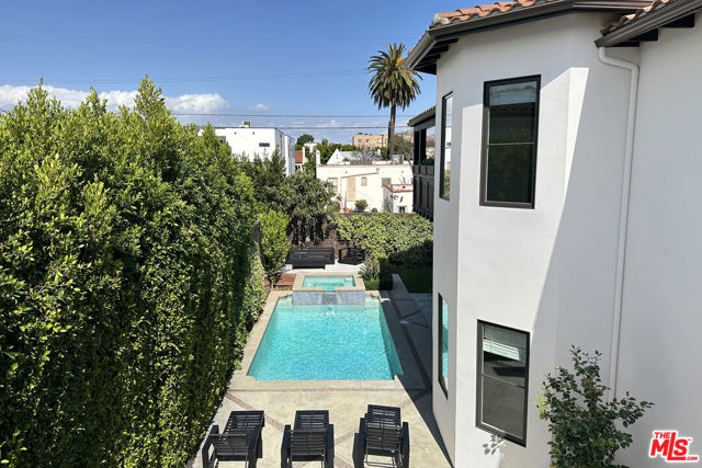 530 N Alta Vista Boulevard, Los Angeles CA: https://media.crmls.org/mediaz/53591dbd-df0f-404d-a939-24ad44143aae.jpg