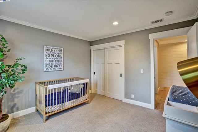 27 Serene Ct, Danville CA: https://media.crmls.org/mediaz/53598b86-ddca-4949-943e-63efde6c50d8.jpg