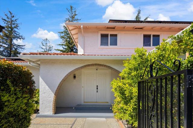 21547 Rosario Avenue, Cupertino CA: https://media.crmls.org/mediaz/53599323-db98-40c6-a0e1-065d61ab4bd5.jpg
