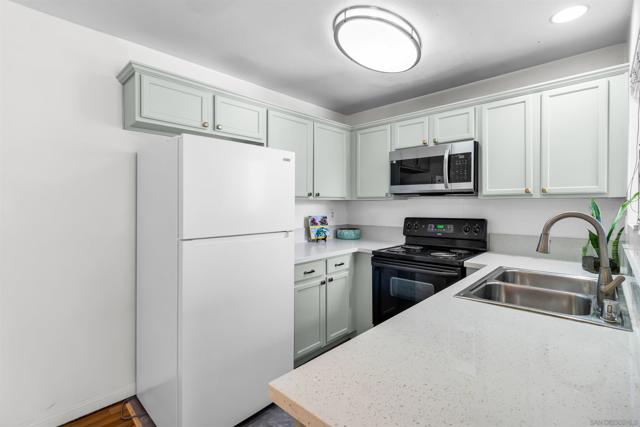 3566 Sunset Ln, San Diego CA: https://media.crmls.org/mediaz/535a9f02-4f50-4172-a5d3-39eb7fe09bd8.jpg