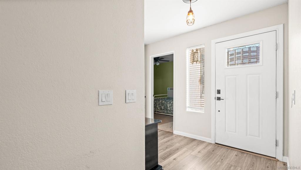 422 Devonshire Gln - photo 6