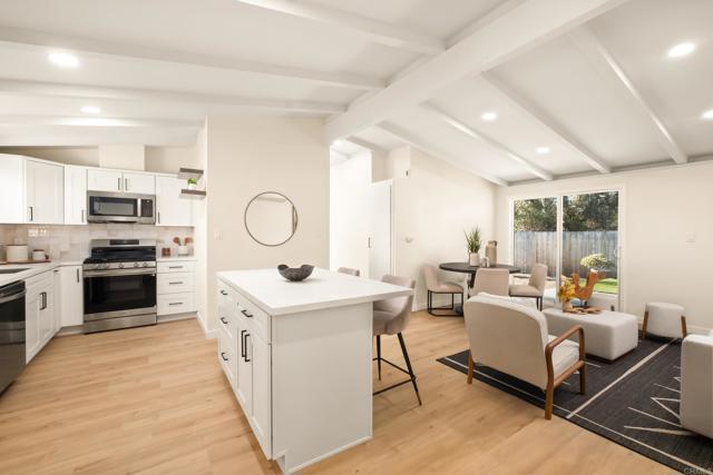 Detail Gallery Image 2 of 21 For 4774 Chickasaw Ct, San Diego,  CA 92117 - 3 Beds | 2 Baths