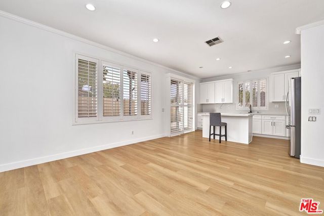 18802 Electra Court, Canyon Country CA: https://media.crmls.org/mediaz/535c2f56-4c8d-4acc-b083-87c40bf0d728.jpg