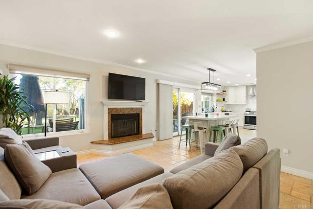 Detail Gallery Image 12 of 32 For 381 via Almansa, Encinitas,  CA 92024 - 5 Beds | 3 Baths