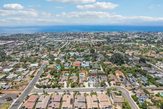 1648 Brady Cir, Carlsbad CA: https://media.crmls.org/mediaz/535cd9d9-8350-4ccd-b1f3-4775b744949b.jpg