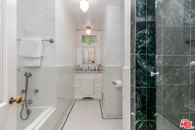1622 Sunset Plaza Drive, Los Angeles CA: https://media.crmls.org/mediaz/535daabd-57fd-4593-ba26-fe142d655993.jpg
