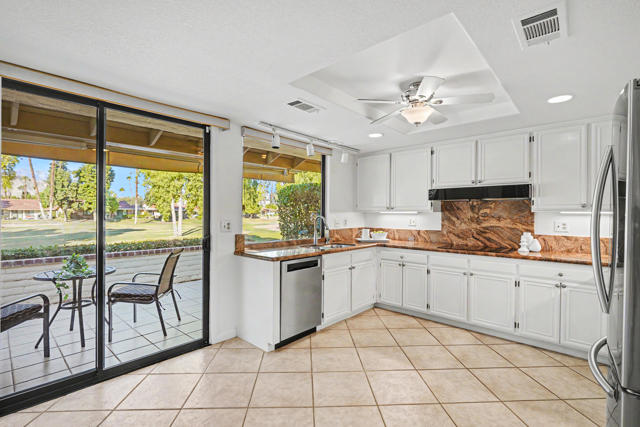 239 Santa Barbara Circle, Palm Desert, CA 92260