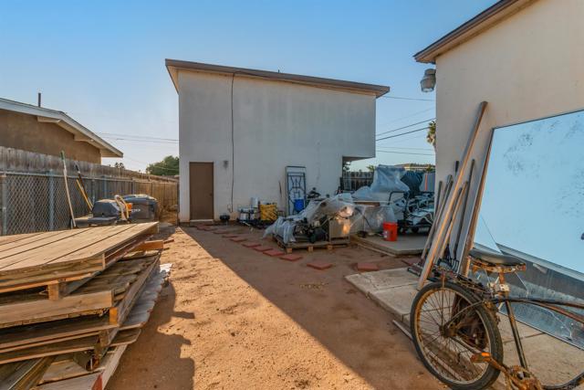 Detail Gallery Image 9 of 17 For 904 12th St, Imperial Beach,  CA 91932 - – Beds | – Baths