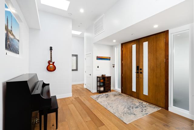 4563 Point Loma Ave, San Diego CA: https://media.crmls.org/mediaz/535e9268-f877-4198-a5ba-3689a667150b.jpg