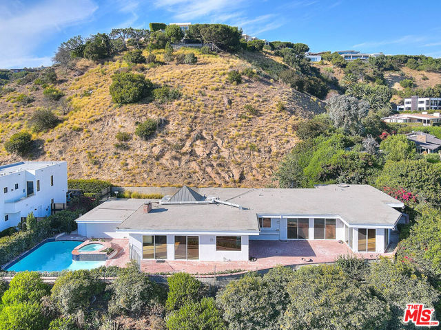 Drew Fenton | 1127 Lachman Lane Pacific Palisades CA | MLS: 6876305