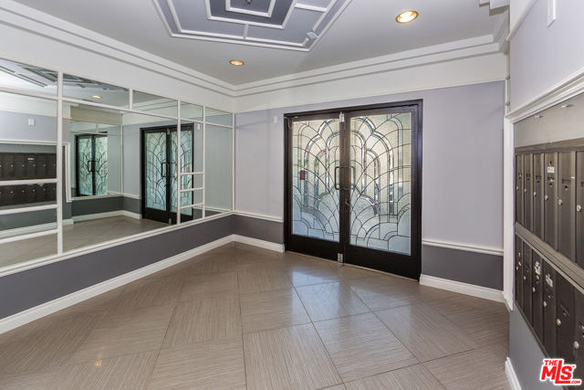 1851 Veteran Avenue, Los Angeles CA: https://media.crmls.org/mediaz/535fdb8e-722d-487f-9492-33fcfa8897c9.jpg