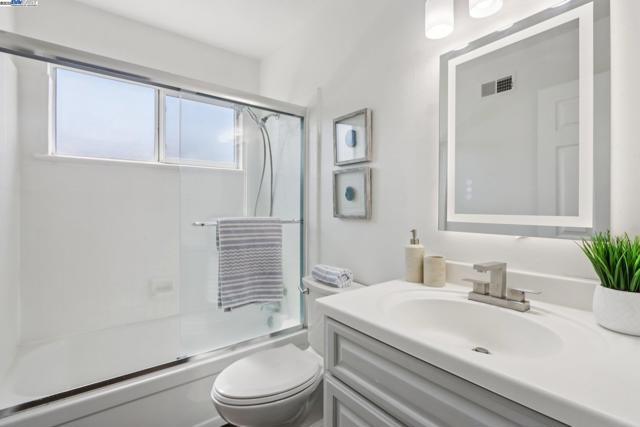5349 Valpey Park Ave, Fremont CA: https://media.crmls.org/mediaz/536042b5-b998-4e17-94cc-1f39a2530993.jpg
