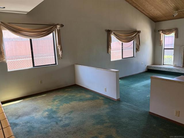 6056 Winfield Ave, La Mesa CA: https://media.crmls.org/mediaz/536072a2-4473-4b7a-a006-285f66857fab.jpg